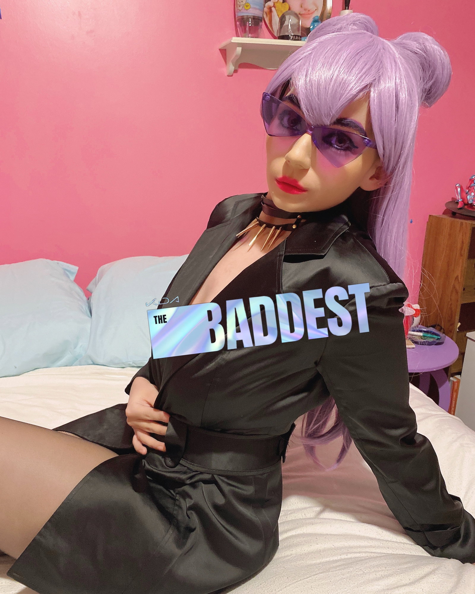 Photo by DeerIntelligent with the username @DeerIntelligent, who is a star user,  October 31, 2020 at 10:01 PM. The post is about the topic Cosplay and the text says 'The Baddest Evelynn set previews 💜
League of Legends KDA'