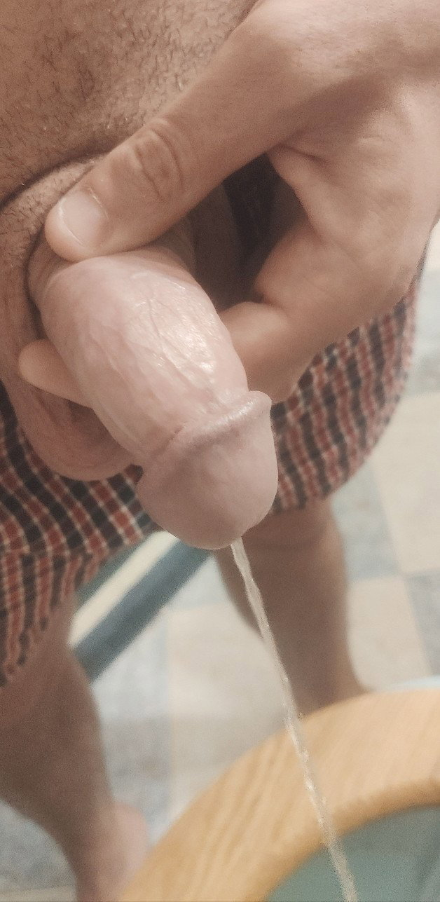 Photo by Alvaromadrid with the username @Alvaromadrid,  April 21, 2022 at 10:49 PM. The post is about the topic GayPiss and the text says '#exibicionismo #piss #pissing #dickpissing #cockpissing #dick #cock #polla #pene #cum #paja #boy #chico #bisex #bisexual #bi #handjob #madrid #spain #rate #rateme #ratemydick #ratemycock #snapchat #sexting #girls snap: a_diversion2019'