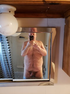 Photo by Mrgarrski with the username @Mrgarrski,  November 5, 2020 at 4:26 PM and the text says 'Well hello there!  Just a bi guy looking for some fun! Thank you!'