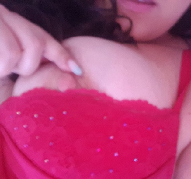 Photo by Tattianalovestitties with the username @Tattianalovestitties, who is a verified user,  July 28, 2021 at 6:04 PM and the text says 'Been a while, hi 💋
An evening of self indulgent play ❤ #tits #bigsoftbreasts #soloplay'
