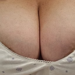 Shared Photo by Tattianalovestitties with the username @Tattianalovestitties, who is a verified user,  June 15, 2023 at 11:32 AM. The post is about the topic Big Soft Squishy Natural Titties