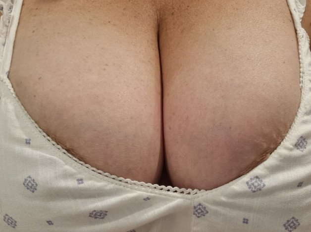 Photo by Tattianalovestitties with the username @Tattianalovestitties, who is a verified user,  June 15, 2023 at 7:35 AM and the text says 'Good morning 😘

#naturaltits #readytobesucked #softtits #beautifulbreasts'