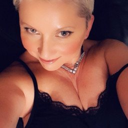 Photo by Thur-blackdressed with the username @Thur-blackdressed,  April 16, 2021 at 8:09 PM. The post is about the topic MILF