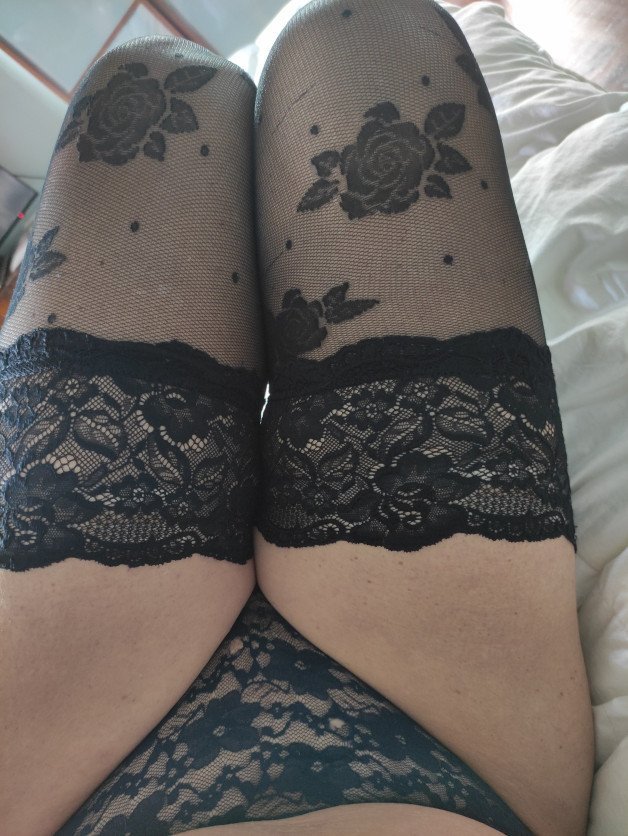Photo by Puppamelo with the username @Puppamelo,  April 10, 2022 at 3:47 AM. The post is about the topic Legs and Stockings