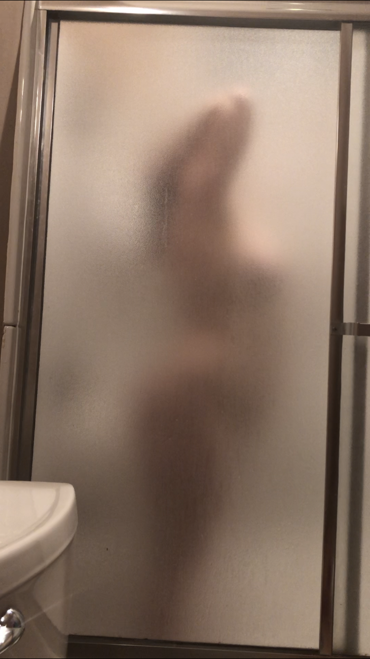 Photo by Ur ChubBi Sex Queen with the username @urchubbisxqueen, who is a star user,  November 18, 2020 at 7:30 PM. The post is about the topic Amateurs and the text says 'POV: You walked in on me in the shower. What happens next? Wanna see more? You know what to do... Search my link tree (listed in my profile’s bio) for my OnlyFans, where I post EXCLUSIVE CONTENT 🖤👸🏻🖤'