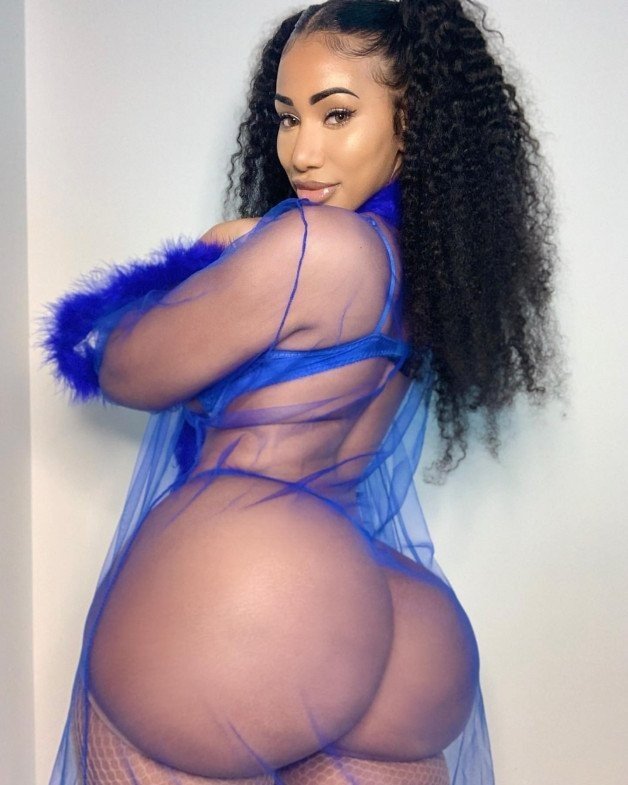 Photo by Bacon923 with the username @Bacon923,  June 22, 2022 at 11:35 PM. The post is about the topic Ebony Excellence and the text says 'Ebony Delight Pt4
Comments Welcome'