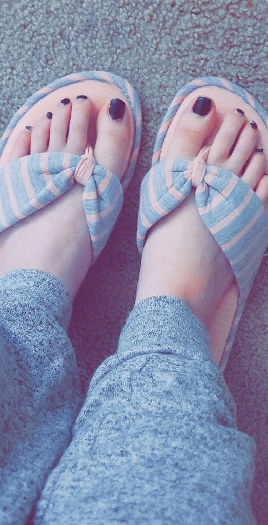 Album by satisfysarah with the username @satisfysarah, who is a star user,  December 14, 2020 at 2:04 AM. The post is about the topic Sexy Feet and the text says 'How much would you pay for just one teeny tiny sniff? 🥰👣'