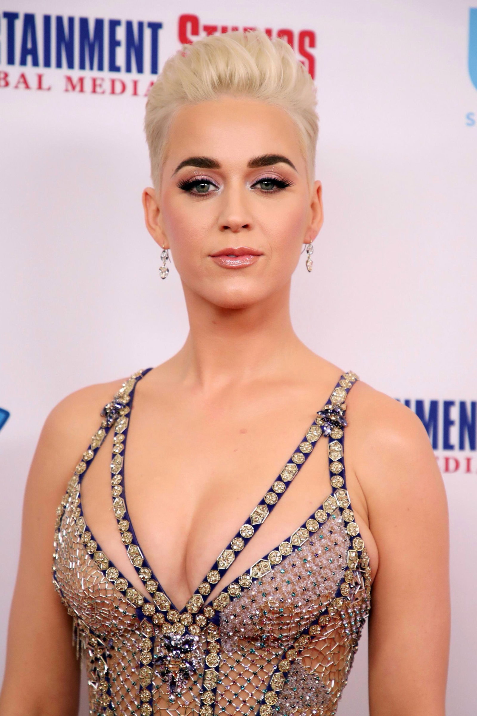 Photo by undefined with the username @undefined,  December 7, 2020 at 11:03 AM. The post is about the topic MILF and the text says 'Katy Perry'