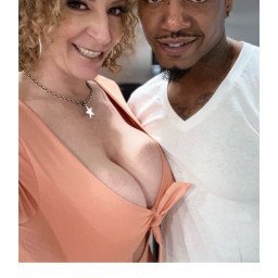 Photo by sarajayxxx with the username @sarajayxxx, who is a star user,  January 23, 2021 at 10:32 PM. The post is about the topic sara jay and the text says 'Dont 🚨miss my show tonight with Maze on Camsoda tonight 10-11 💻💦'