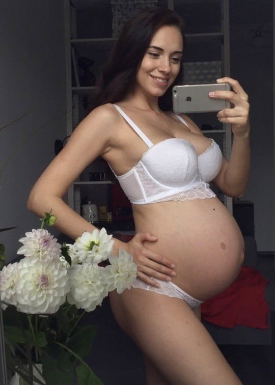 Photo by vikvar5 with the username @vikvar5,  April 21, 2021 at 6:51 AM. The post is about the topic SexyThingZ and the text says 'Beauty pregnant'