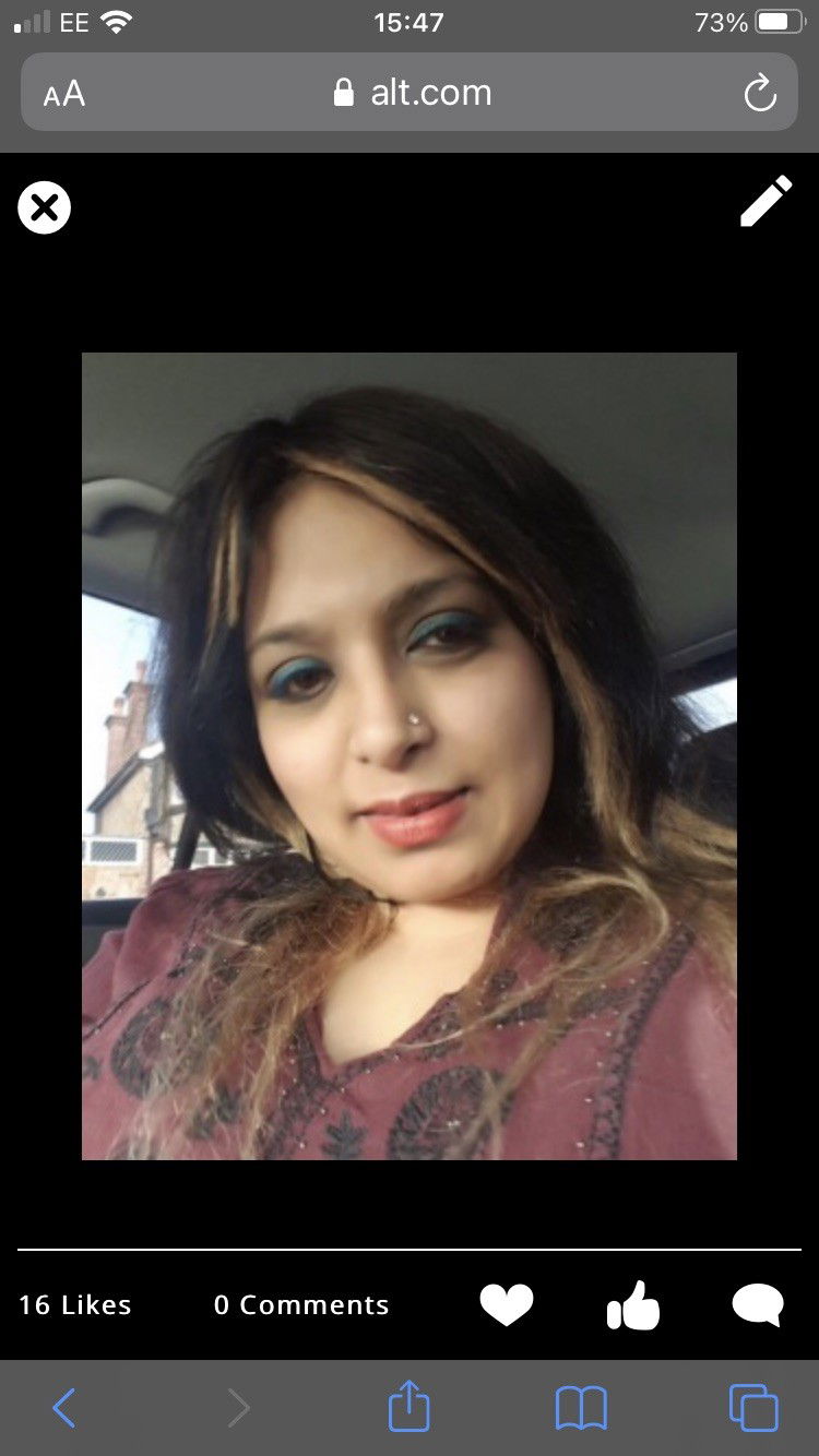 Photo by undefined with the username @undefined,  December 18, 2020 at 11:48 AM. The post is about the topic India and the text says 'Indian Milf in London'