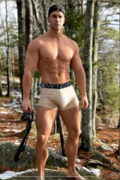 Photo by LoveTheManBulge with the username @LoveTheManBulge,  December 29, 2020 at 5:08 AM