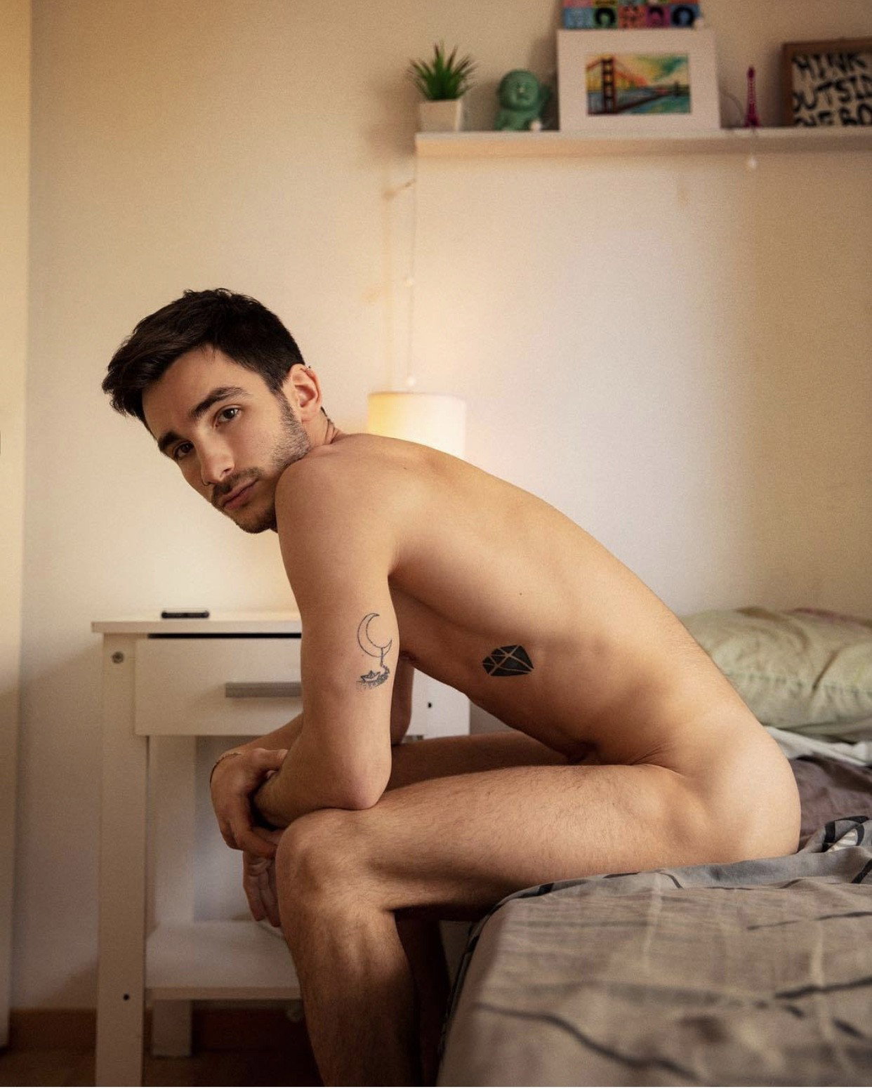 Photo by LeFoutre with the username @LeFoutre,  December 13, 2018 at 3:07 PM. The post is about the topic Just Hot Guys and the text says 'Hot naked dude, just sittin' in bed'