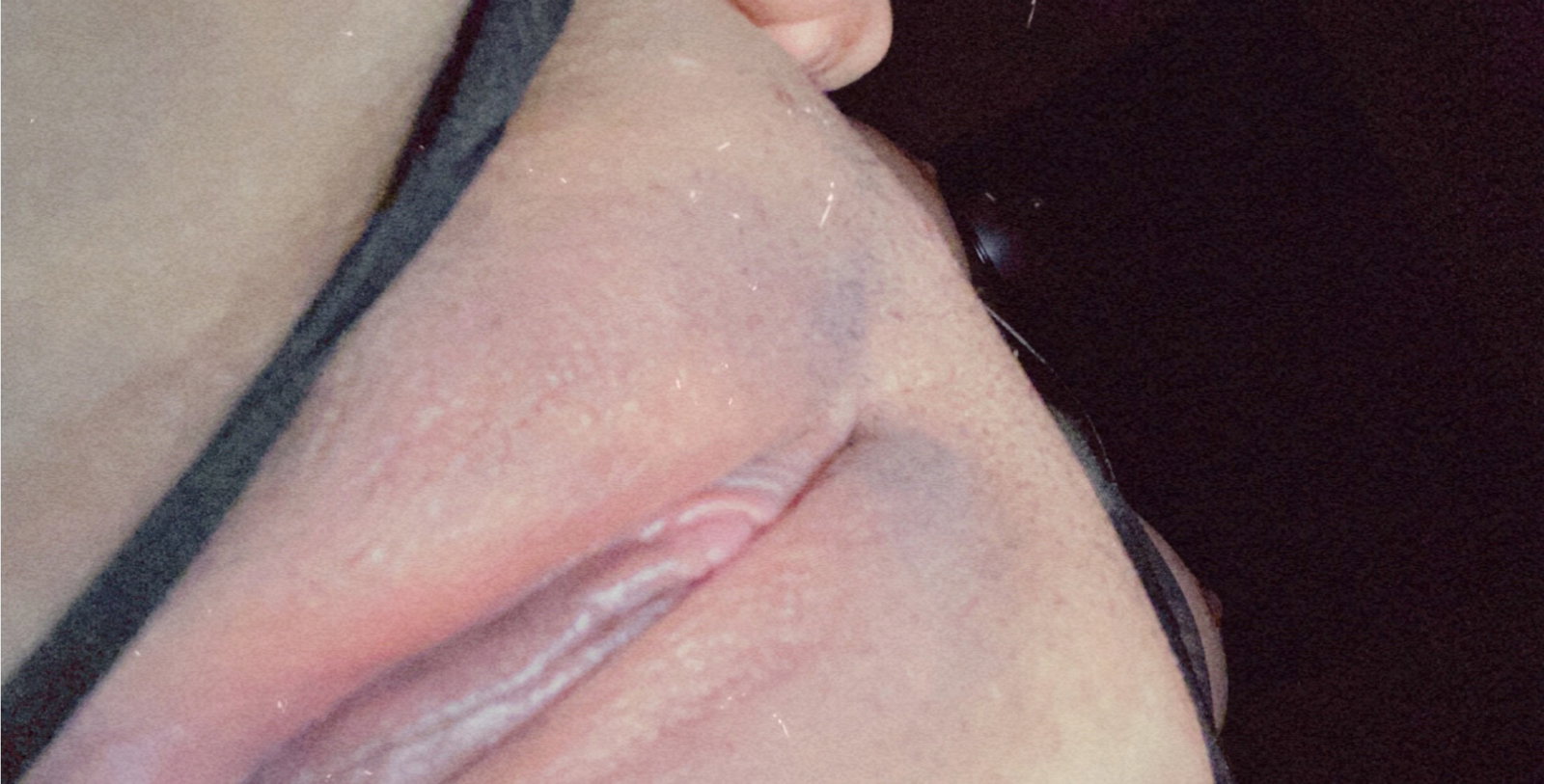 Photo by Peaches.... with the username @Peaches....,  December 31, 2020 at 8:49 AM. The post is about the topic Pussy and the text says 'would you fuck it or lick it first ?'