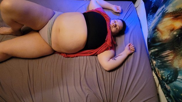 Photo by Tanta Sylra with the username @TantaSylra, who is a star user,  September 7, 2021 at 11:00 AM. The post is about the topic Tantasylra and the text says 'im getting a tighter pregnancy belly!!'