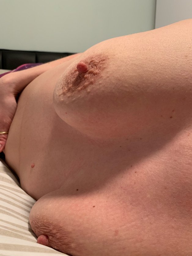 Photo by Nipple1 with the username @Nipple1, who is a verified user,  June 10, 2021 at 5:12 PM. The post is about the topic Saggy tits