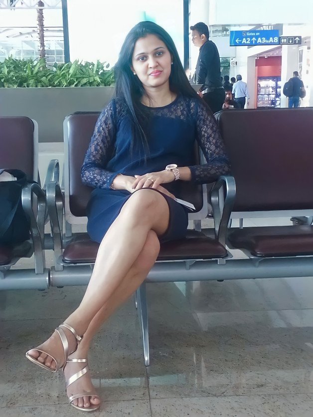 Photo by RSS with the username @Rss1,  April 3, 2023 at 10:35 AM. The post is about the topic desi daughter and the text says 'Interested to chat with my wife on telegram? DM me'
