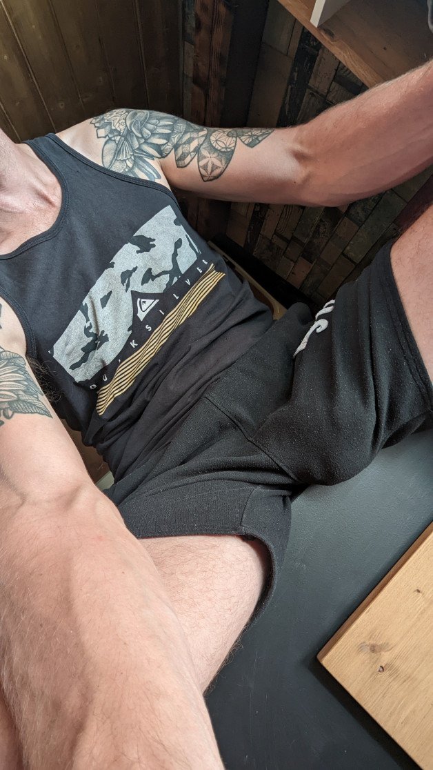 Photo by biggerben with the username @biggerben, who is a verified user,  August 13, 2022 at 3:04 PM. The post is about the topic Show your Bulge and the text says 'Afternoon bulge'