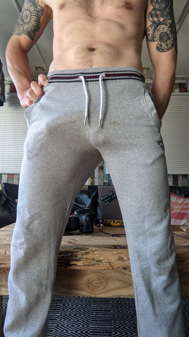 Photo by biggerben with the username @biggerben, who is a verified user,  April 25, 2021 at 3:54 PM. The post is about the topic Show your Bulge and the text says 'Morning horn'