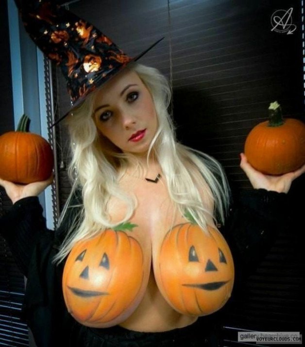 Photo by PerfectBoobs with the username @PerfectBoobs,  October 15, 2021 at 8:53 PM. The post is about the topic Sexy Halloween