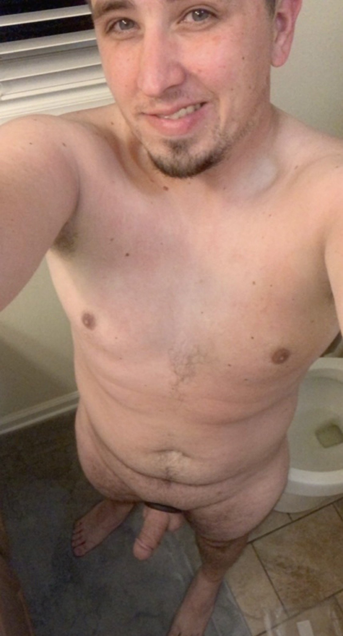 Album by Idkjl with the username @Idkjl,  November 7, 2022 at 1:36 AM. The post is about the topic Gay Amateur and the text says 'Anybody else want to fuck this hot young redneck bottom???'