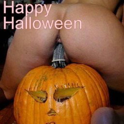 Shared Photo by spreading-beauties with the username @spreading-beauties,  August 15, 2023 at 5:44 PM and the text says 'Damn, that's a fucking pumpkin'