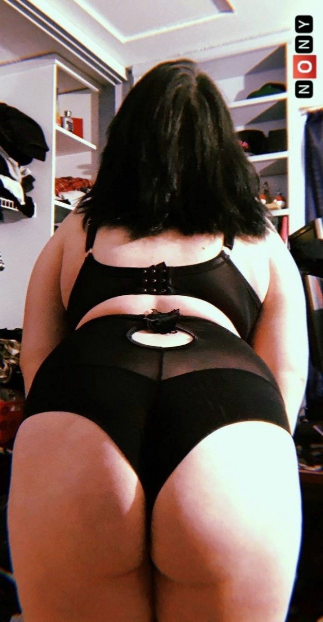 Album by N0NY with the username @N0NY,  February 6, 2021 at 1:34 AM. The post is about the topic Curvy Curvy