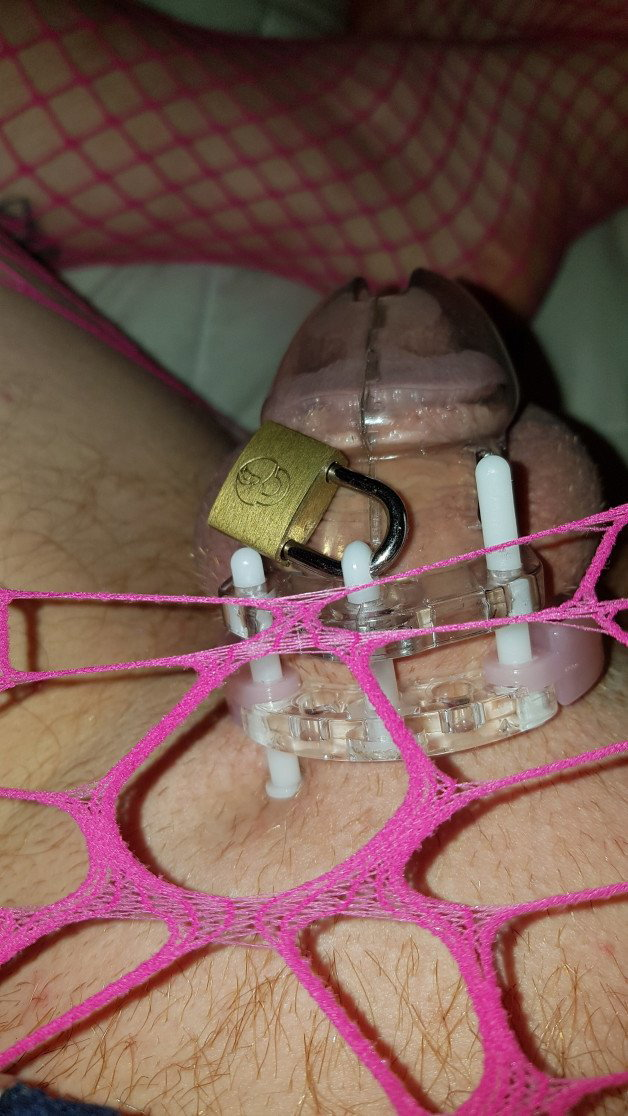 Photo by Gingersnapz with the username @Gingersnapz,  April 17, 2021 at 5:07 AM. The post is about the topic Sissy Chastity and the text says 'my new pink fishnet stockings'