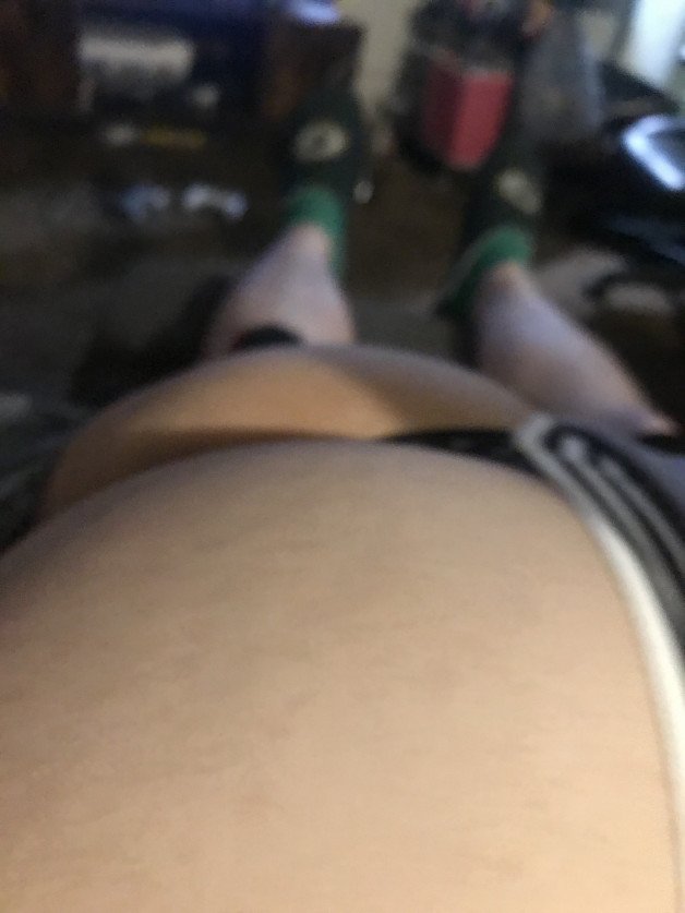 Watch the Photo by Lookatme94 with the username @Lookatme94, posted on March 10, 2021. The post is about the topic Wife Sharing. and the text says 'update on my wifes thick ass'