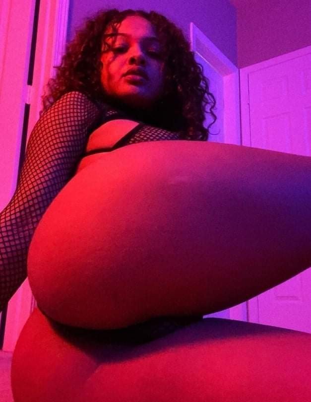 Watch the Photo by Kinkii LaJefa Keira with the username @KinkiiKXO, posted on December 16, 2023. The post is about the topic Kinkii Keira. and the text says '😈 #Kinky #Freaky #Horny #Onlyfans #SellingContent'