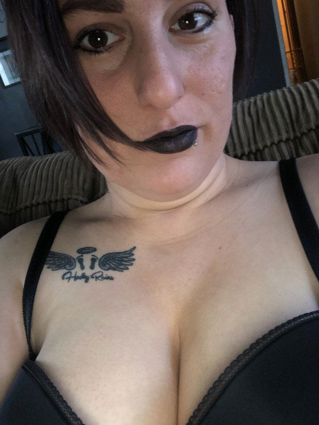Watch the Photo by cumonmiwife with the username @cumonmiwife, who is a verified user, posted on February 2, 2021. The post is about the topic Goth Girls.