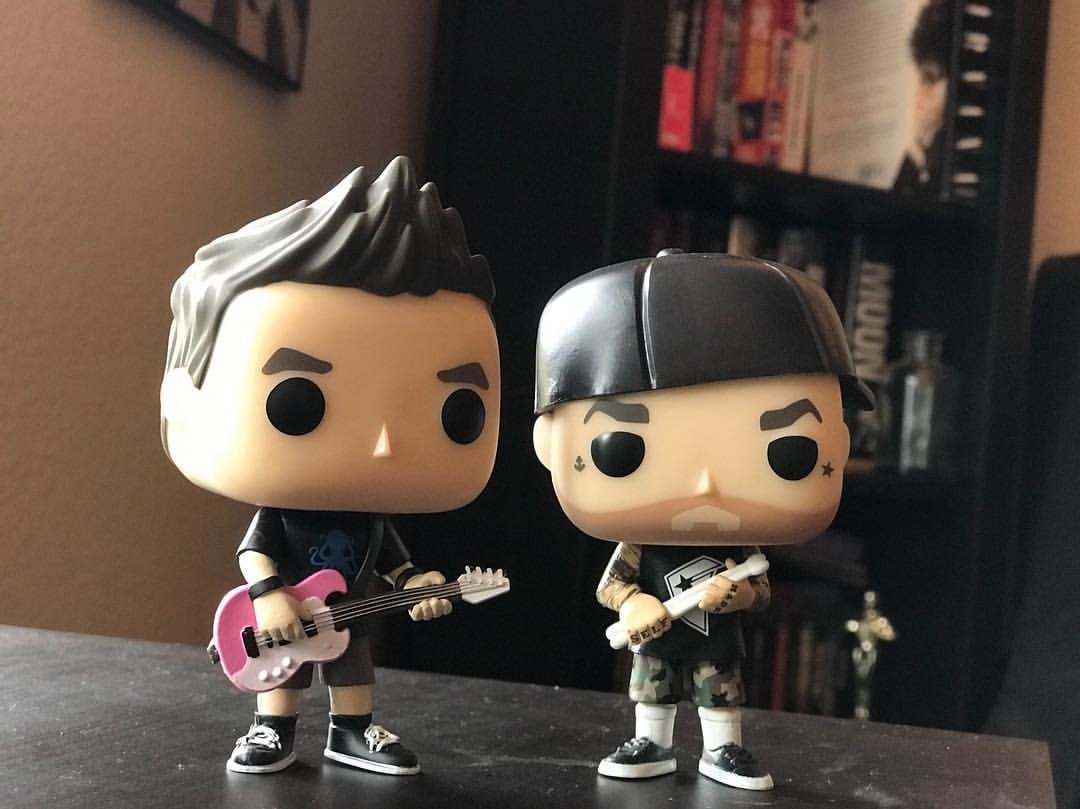 Photo by earlgreyatmidnight with the username @earlgreyatmidnight,  September 29, 2018 at 1:11 AM and the text says 'Flashback to the other day when I finally got my Blink 182 Funko Pops in the mail. I have a really cool project in the works using these two little guys. Can’t wait for you all to see!! #flashback  #flashbackfriday  #fbf  #friday  #weekend  #weekendvibes ..'