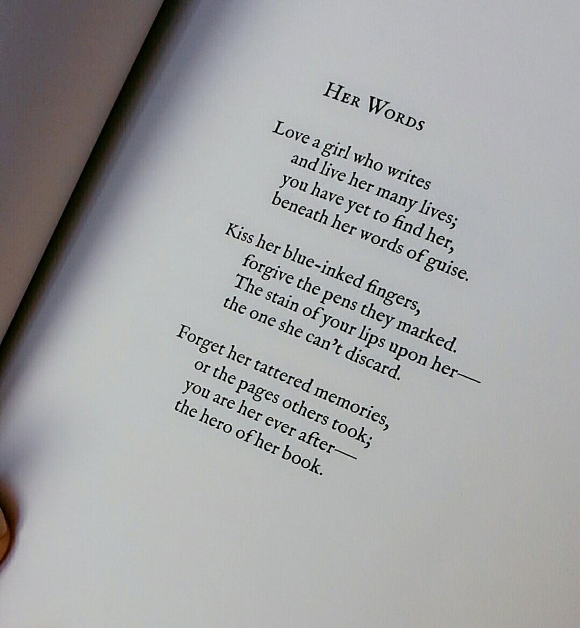 Photo by earlgreyatmidnight with the username @earlgreyatmidnight,  December 16, 2018 at 5:53 PM and the text says '#lang  #leav  #poetry  #writers  #poem'