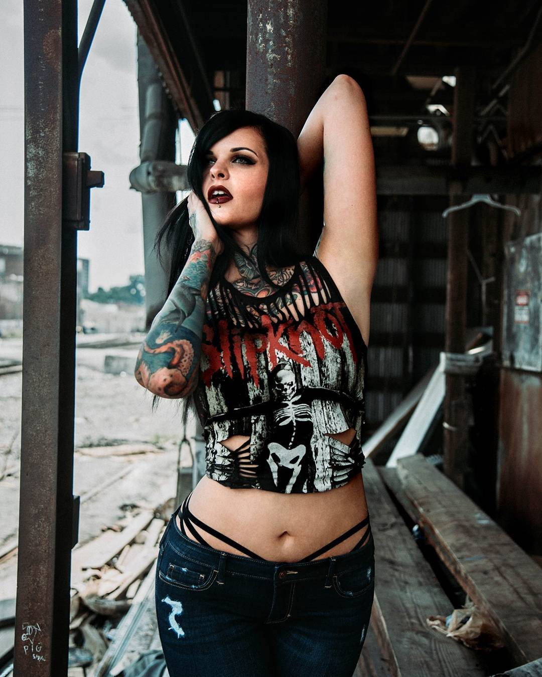 Photo by earlgreyatmidnight with the username @earlgreyatmidnight,  October 7, 2018 at 5:41 PM and the text says 'I&rsquo;m ripped across the ditch and settled in the dirtSarah ClaxtonIG: sarahclaxtonmodeling #slipknot  #music  #metal  #hard  #rock  #tattoo  #tattoos  #girls  #with  #tattoos  #inked  #ink  #inked  #babes  #lingerie'