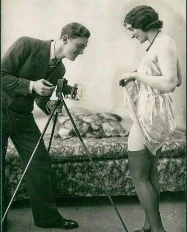 Photo by Jps321 with the username @Jps321,  February 6, 2021 at 7:54 AM. The post is about the topic RealAmateurWife and the text says 'Imagine myself in the 1930's ..... Great smile mr Photographer'